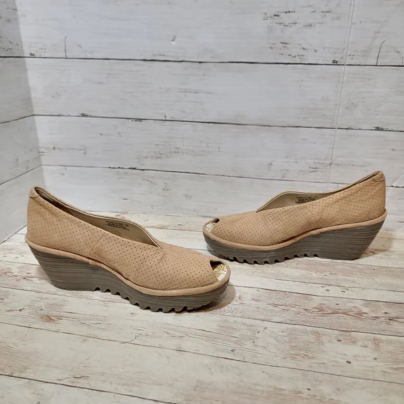 Fly London Yuri perforated Wedges - Picture 8 of 13